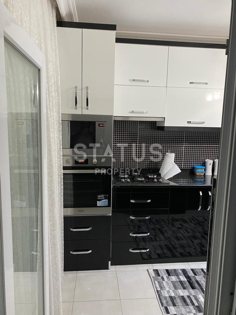 Трехкомнатная меблированная квартира в 300м от моря в открытом для ВНЖ районе Тосмур. 110м2 фото 16