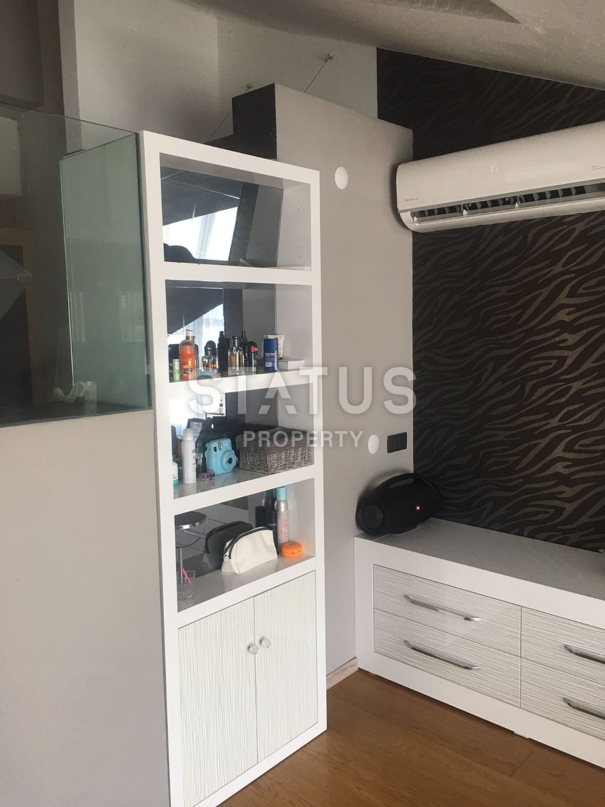 Дизайнерский дуплекс 5+1 с видом на море в спальном элитном районе Буюкхасбахче в центральной части Аланьи. 285м2 фото 27