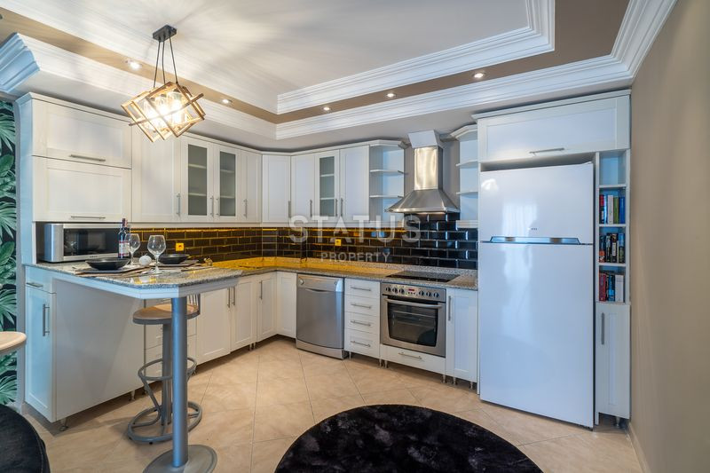 Шикарная трёхкомнатная меблированная квартира с видом на море в Махмутларе. 120м2 фото 3