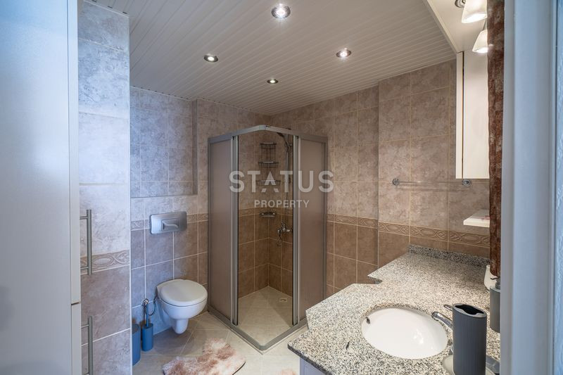 Шикарная трёхкомнатная меблированная квартира с видом на море в Махмутларе. 120м2 фото 14