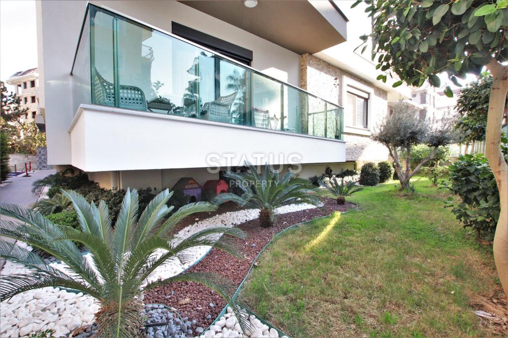 Four-room apartment by the sea with luxury furniture and appliances. 120m2 фото 20