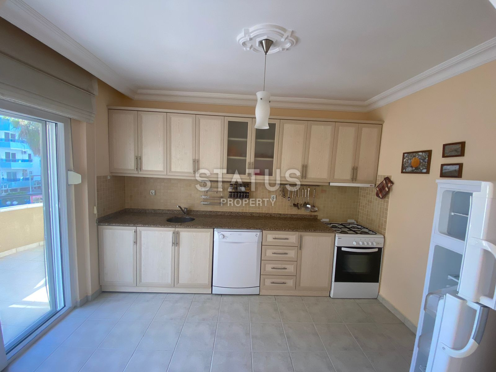 Трёхкомнатная меблированная квартира в 200м от моря в открытом районе ОБА. 105м2 фото 9