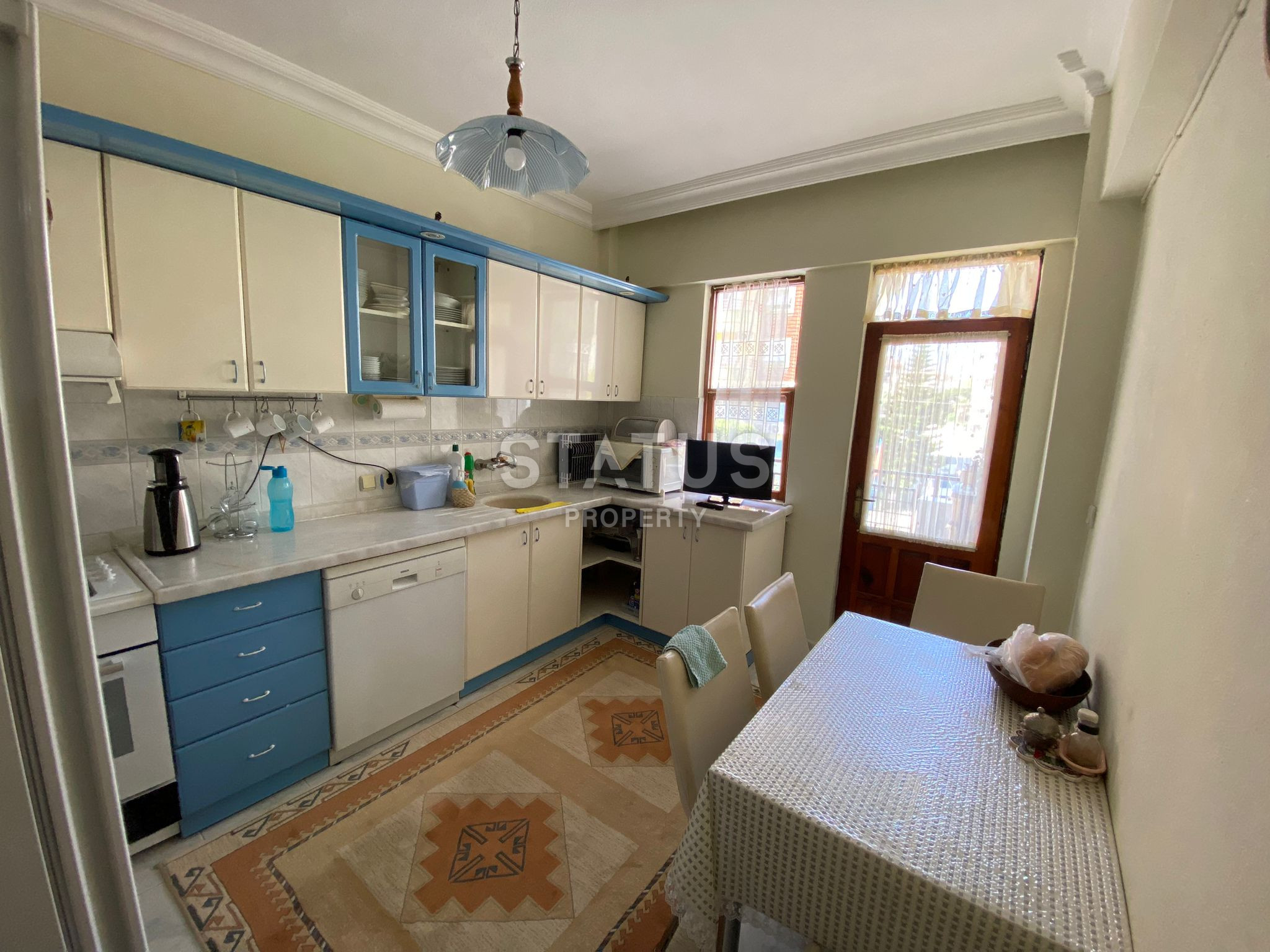 Spacious apartment with 3 bedrooms, 1 km from the sea in the center of Alanya, Hajet district. 140m2 фото 4