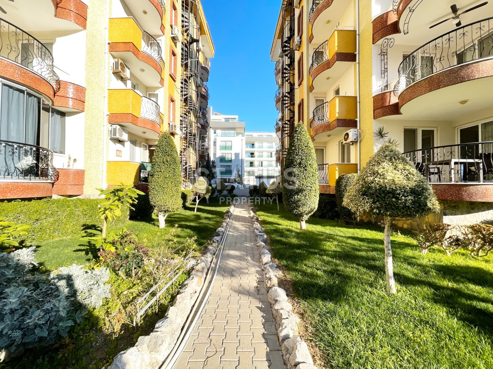 Очень просторная трёхкомнатная квартира в 150м от моря в ОБЕ. 130м2 фото 45