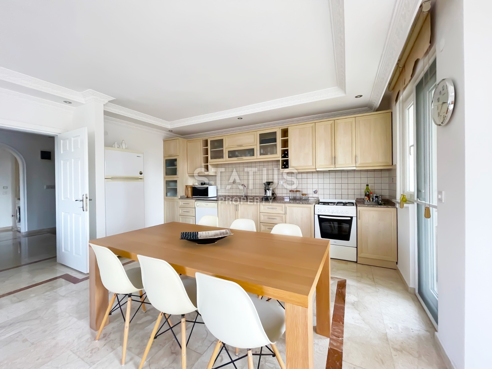 Furnished three-room apartment by the sea 100m from it in Mahmutlar district. 110m2 фото 11