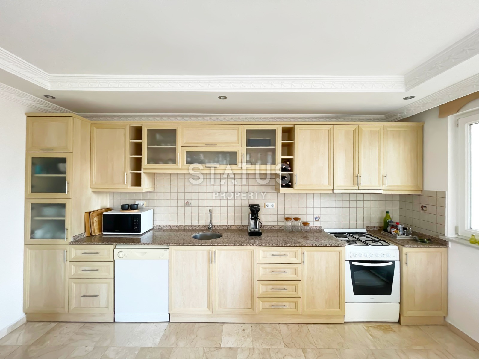 Furnished three-room apartment by the sea 100m from it in Mahmutlar district. 110m2 фото 15