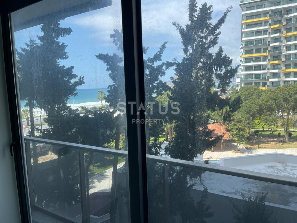 Three-room apartment 2+1 by the sea on the first coastline in Mahmutlar district, 95 m2. фото 17