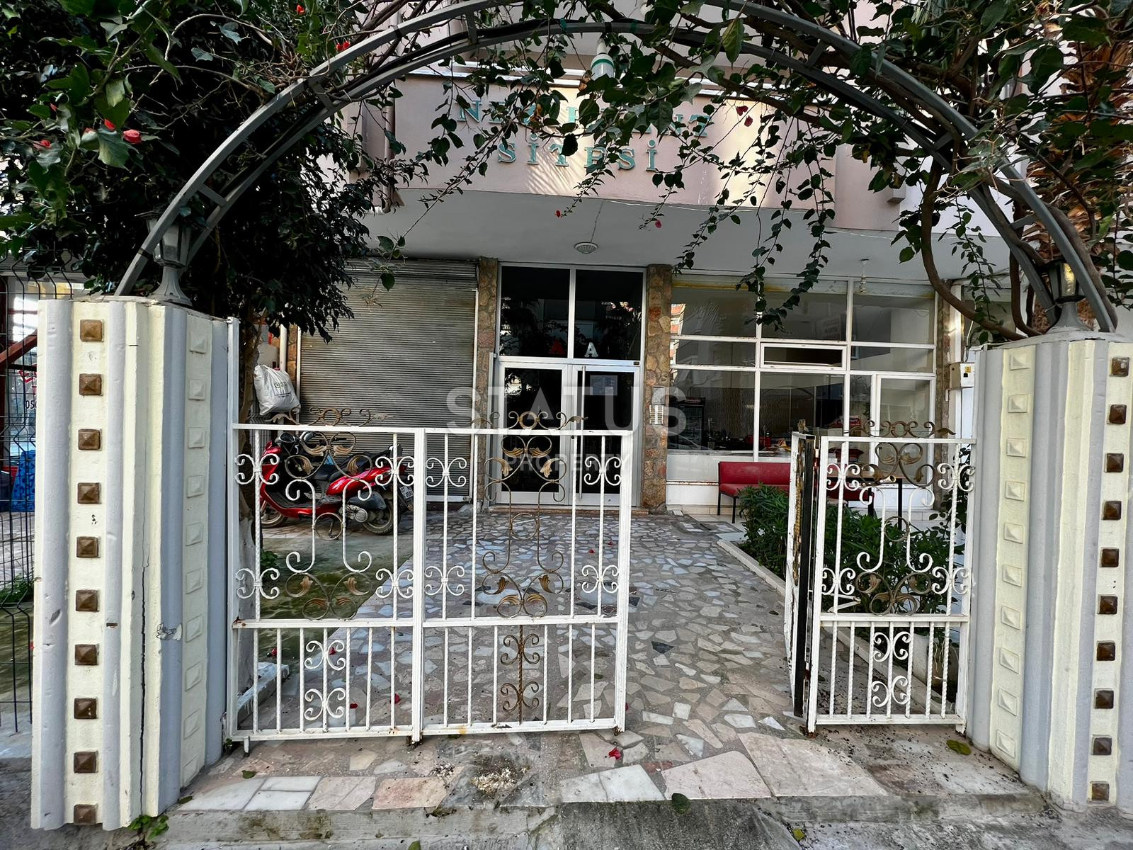 Furnished three-room apartment by the sea in Mahmutlar district, 115m2. фото 17