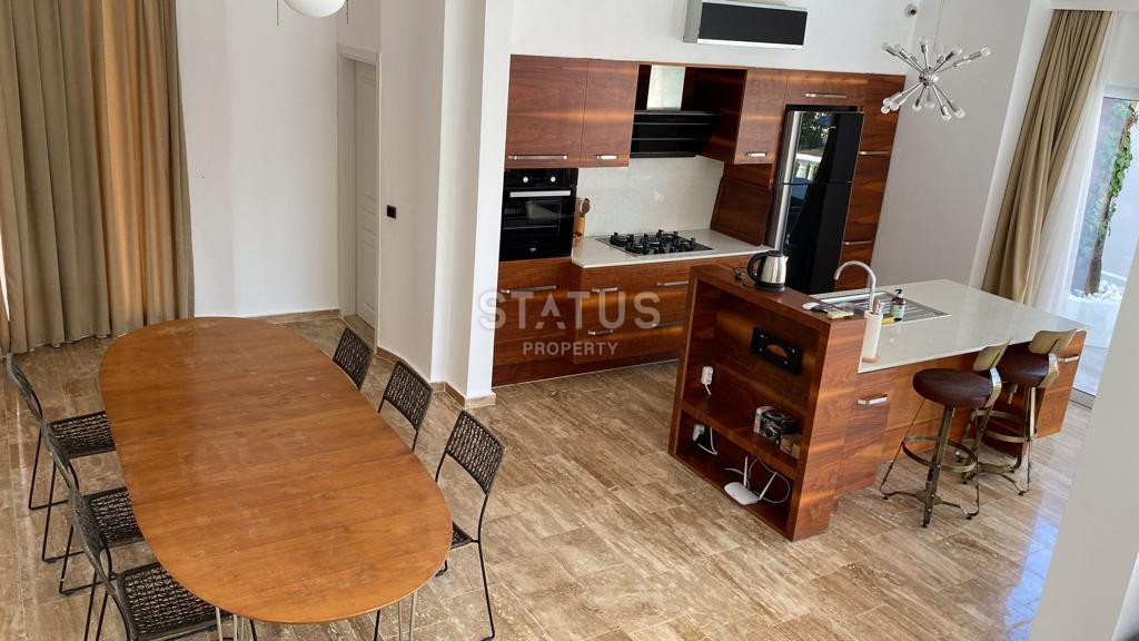 Просторная вилла 3+1 в районе Тепе 200м2 фото 16