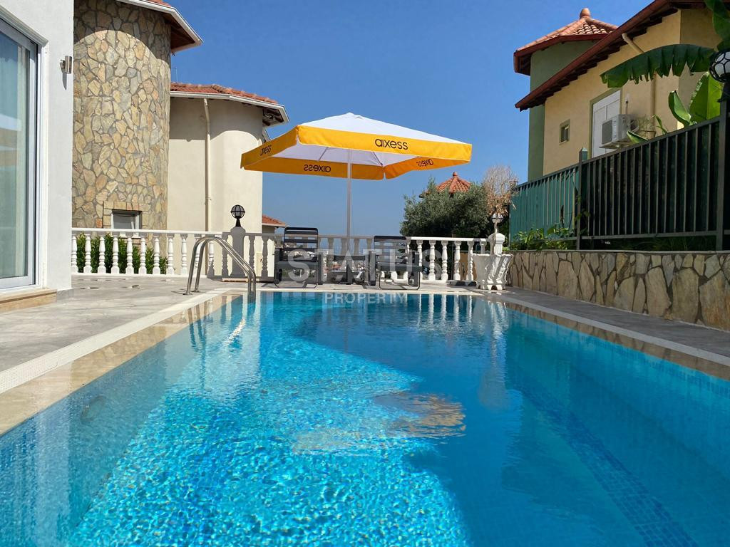 Просторная вилла 3+1 в районе Тепе 200м2 фото 19