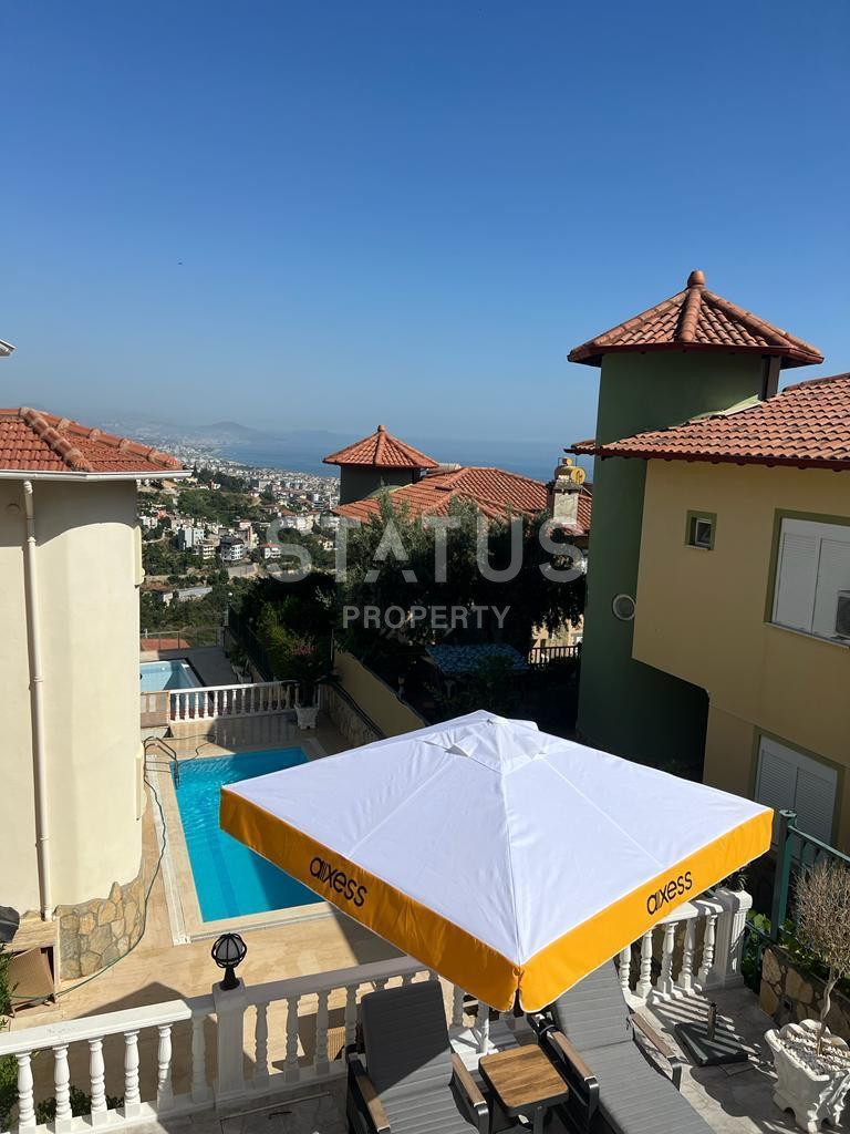 Просторная вилла 3+1 в районе Тепе 200м2 фото 21