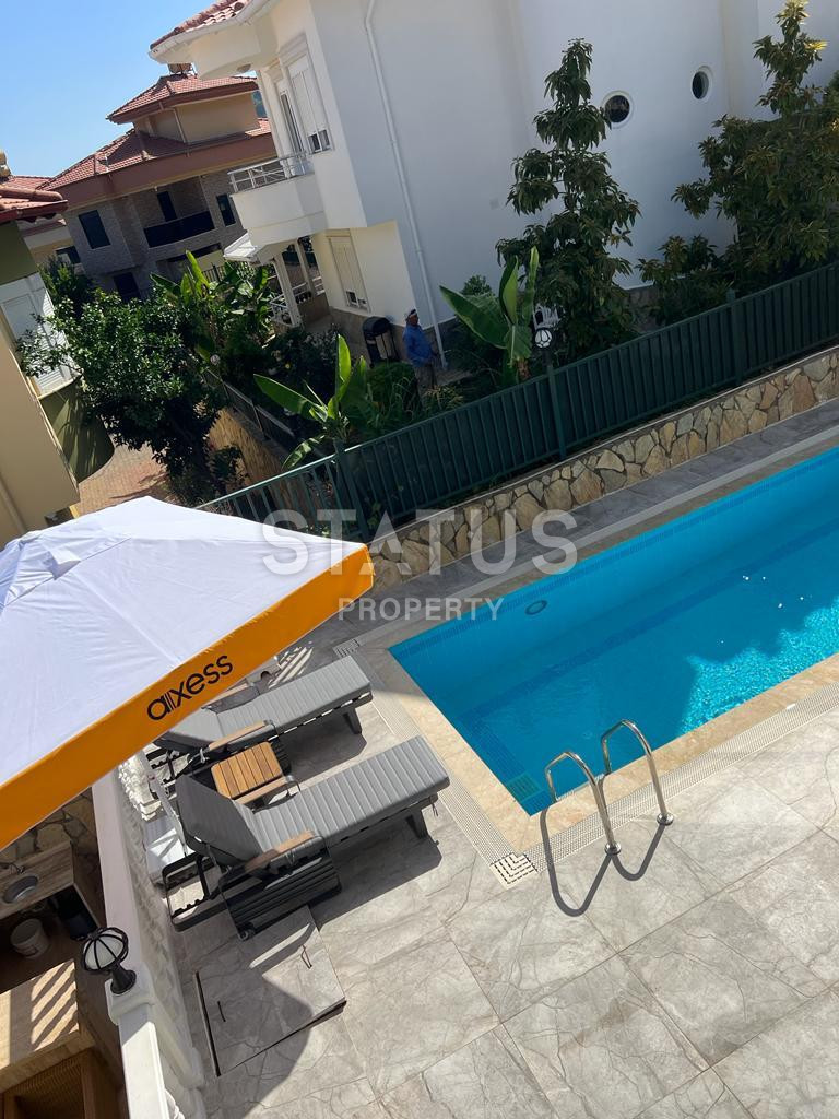 Просторная вилла 3+1 в районе Тепе 200м2 фото 22