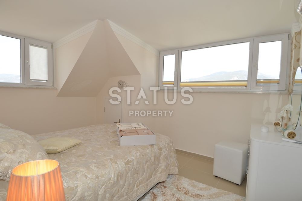 Меблированный пентхаус с потрясающим видом на море и могучие горы, в комплексе на первой линии. Отличная цена! фото 10