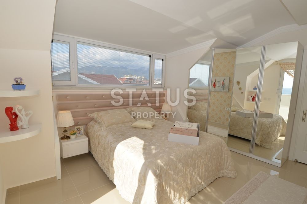 Меблированный пентхаус с потрясающим видом на море и могучие горы, в комплексе на первой линии. Отличная цена! фото 13