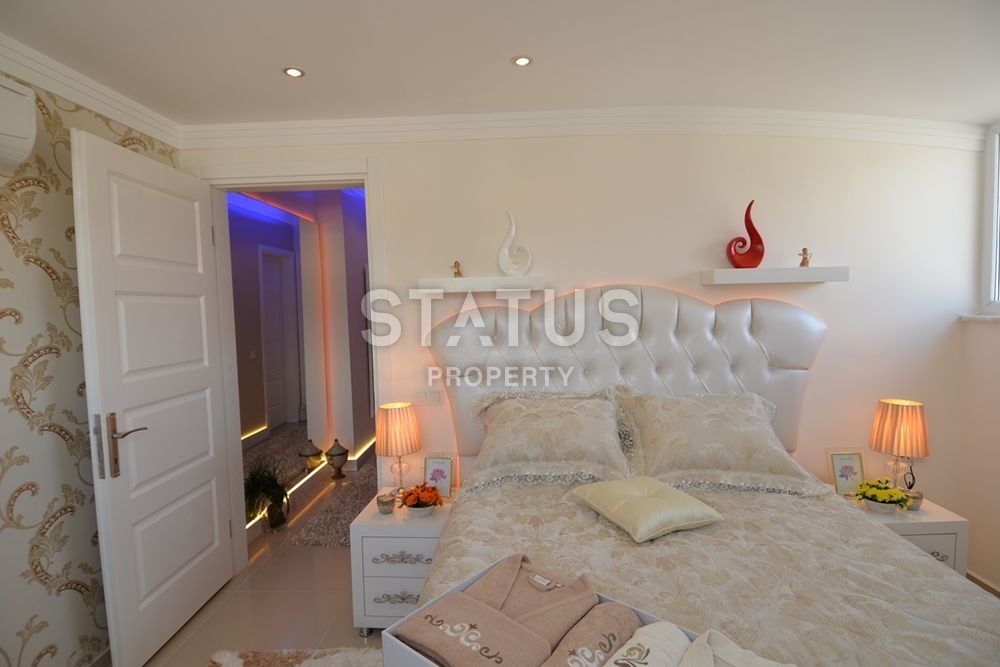 Меблированный пентхаус с потрясающим видом на море и могучие горы, в комплексе на первой линии. Отличная цена! фото 15