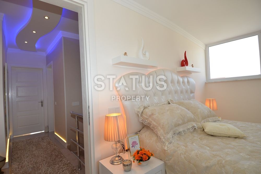 Меблированный пентхаус с потрясающим видом на море и могучие горы, в комплексе на первой линии. Отличная цена! фото 16