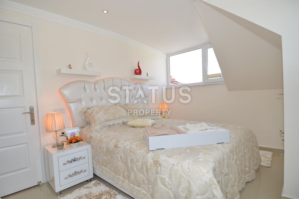 Меблированный пентхаус с потрясающим видом на море и могучие горы, в комплексе на первой линии. Отличная цена! фото 17