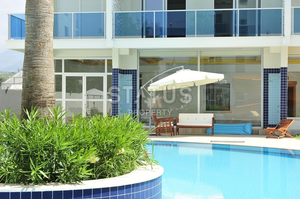 Меблированный пентхаус с потрясающим видом на море и могучие горы, в комплексе на первой линии. Отличная цена! фото 24