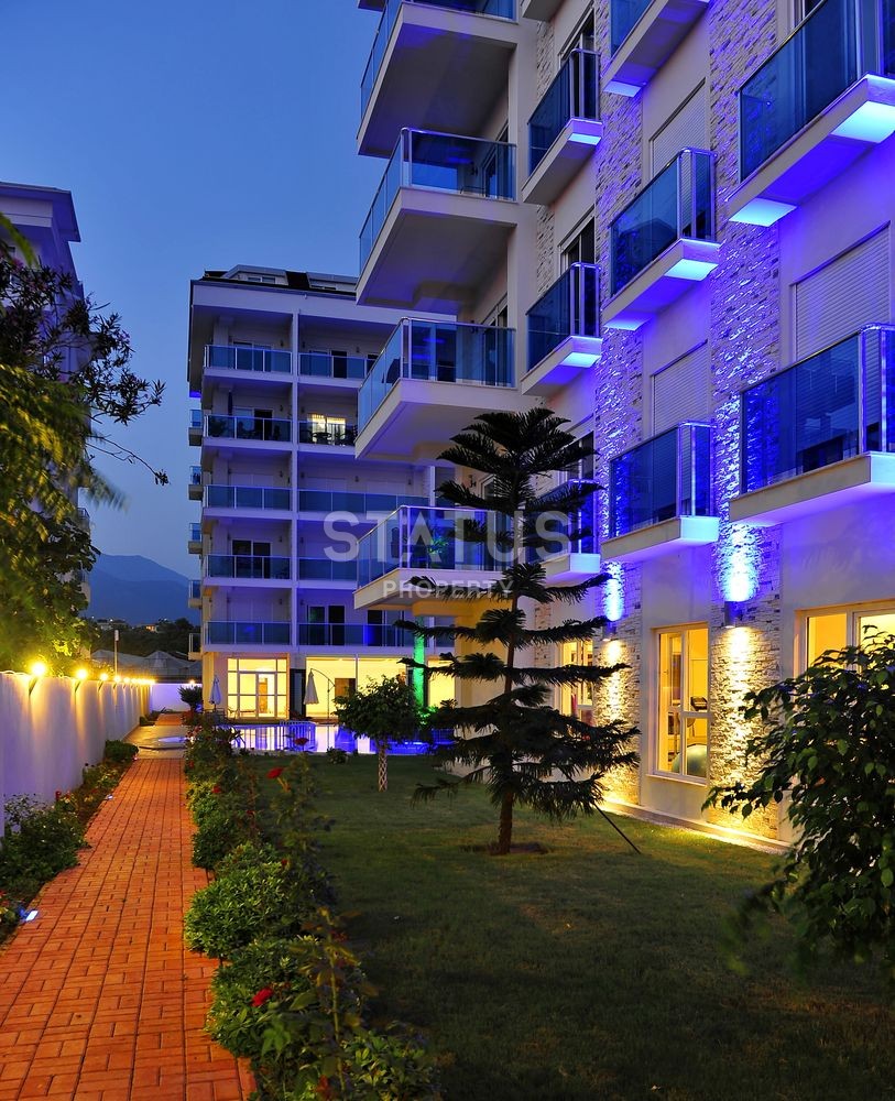 Меблированный пентхаус с потрясающим видом на море и могучие горы, в комплексе на первой линии. Отличная цена! фото 25