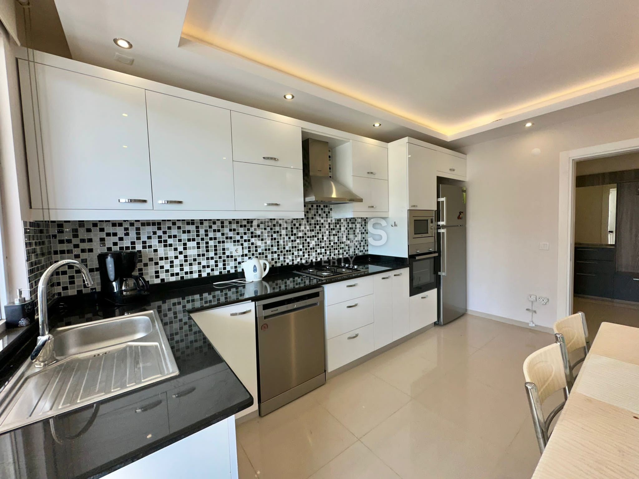 Two-level turnkey duplex 500m from the sea in the Tosmur area. 5+1. 250m2 фото 57