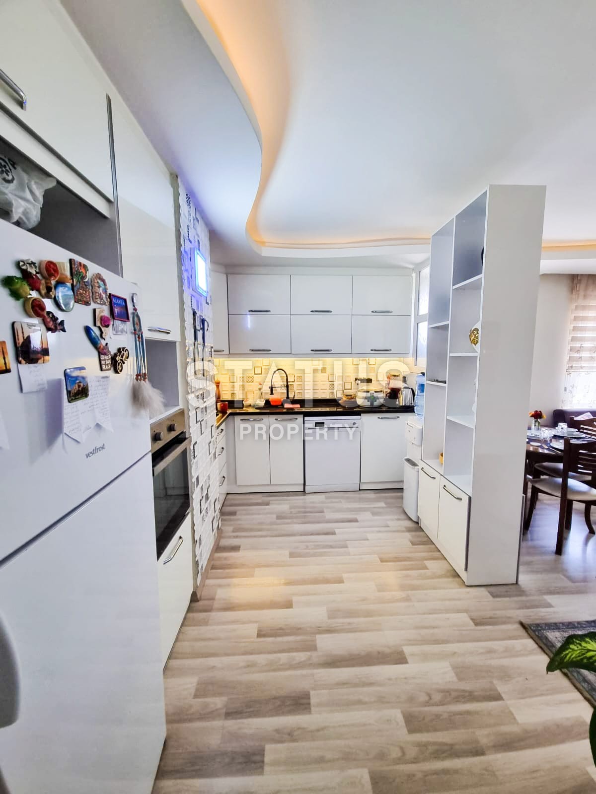 Furnished three-room apartment by the sea in Mahmutlar. 110m2 фото 6