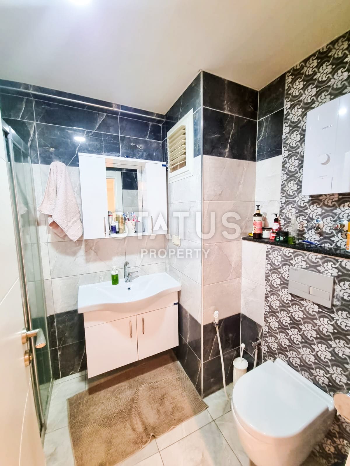 Furnished three-room apartment by the sea in Mahmutlar. 110m2 фото 7