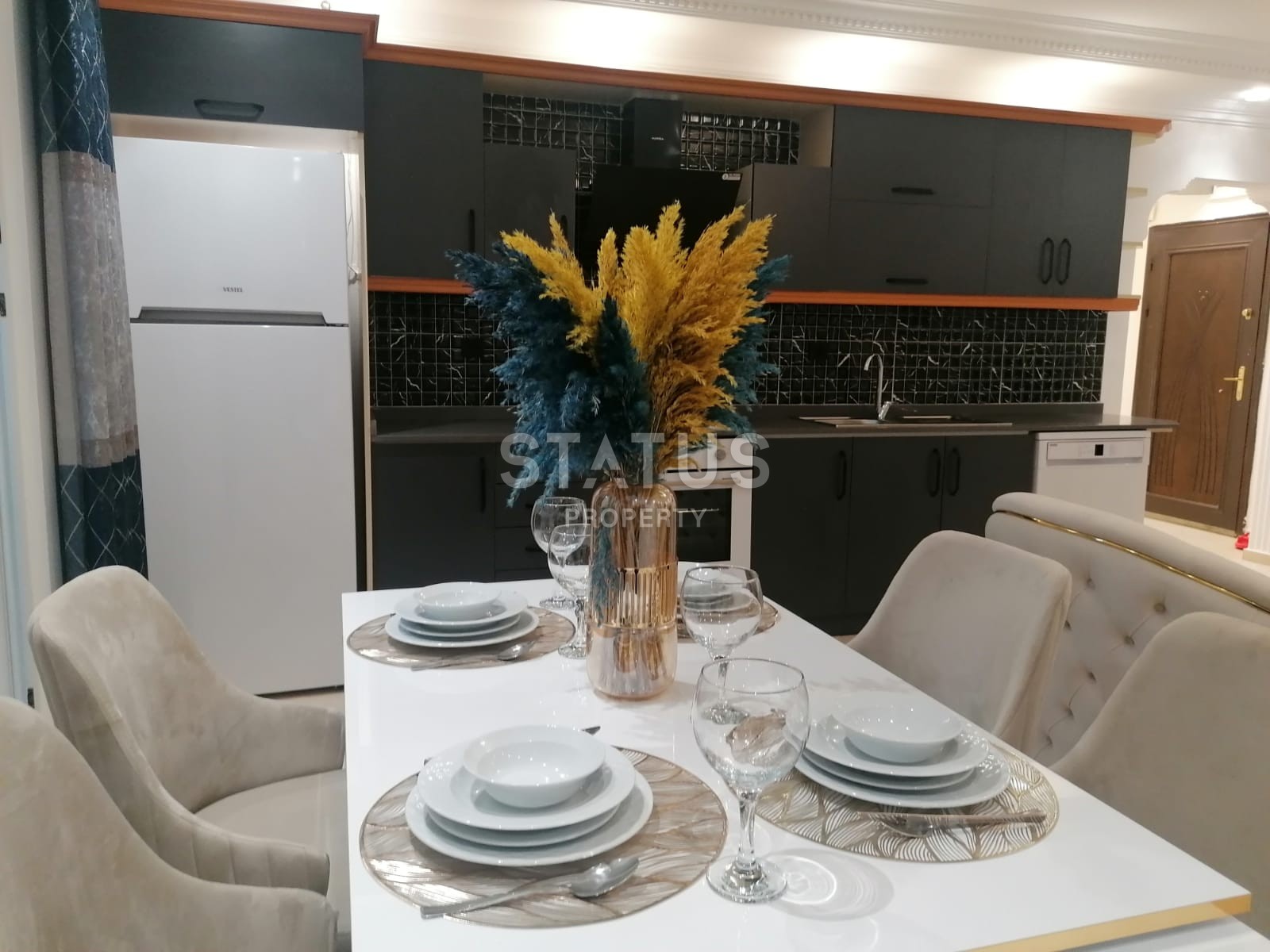 Меблированная трёхкомнатная квартира у моря в районе Махмутлар, 118м2 фото 1