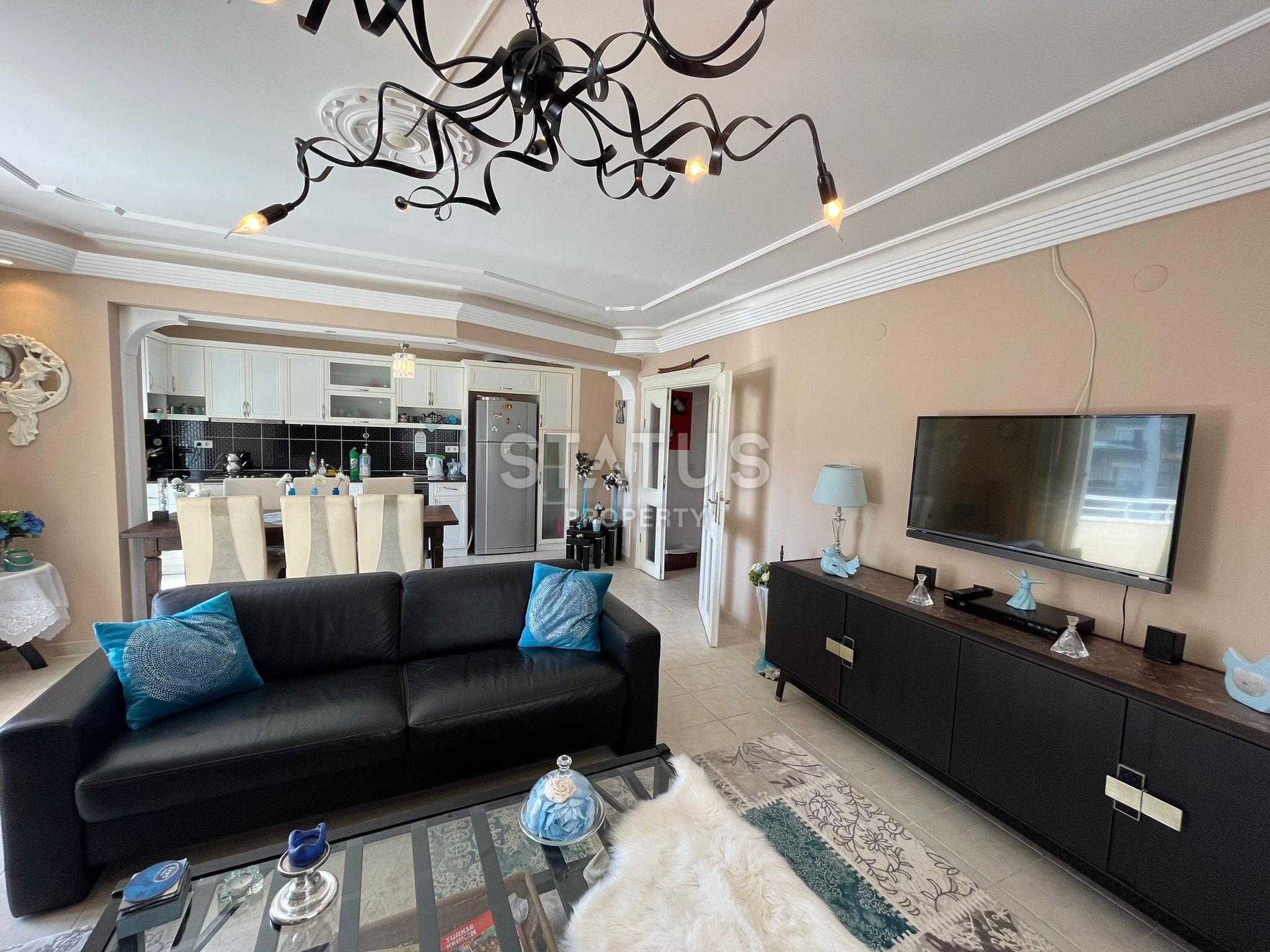 Furnished four-room apartment by the sea in Mahmutlar. 145m2 фото 6