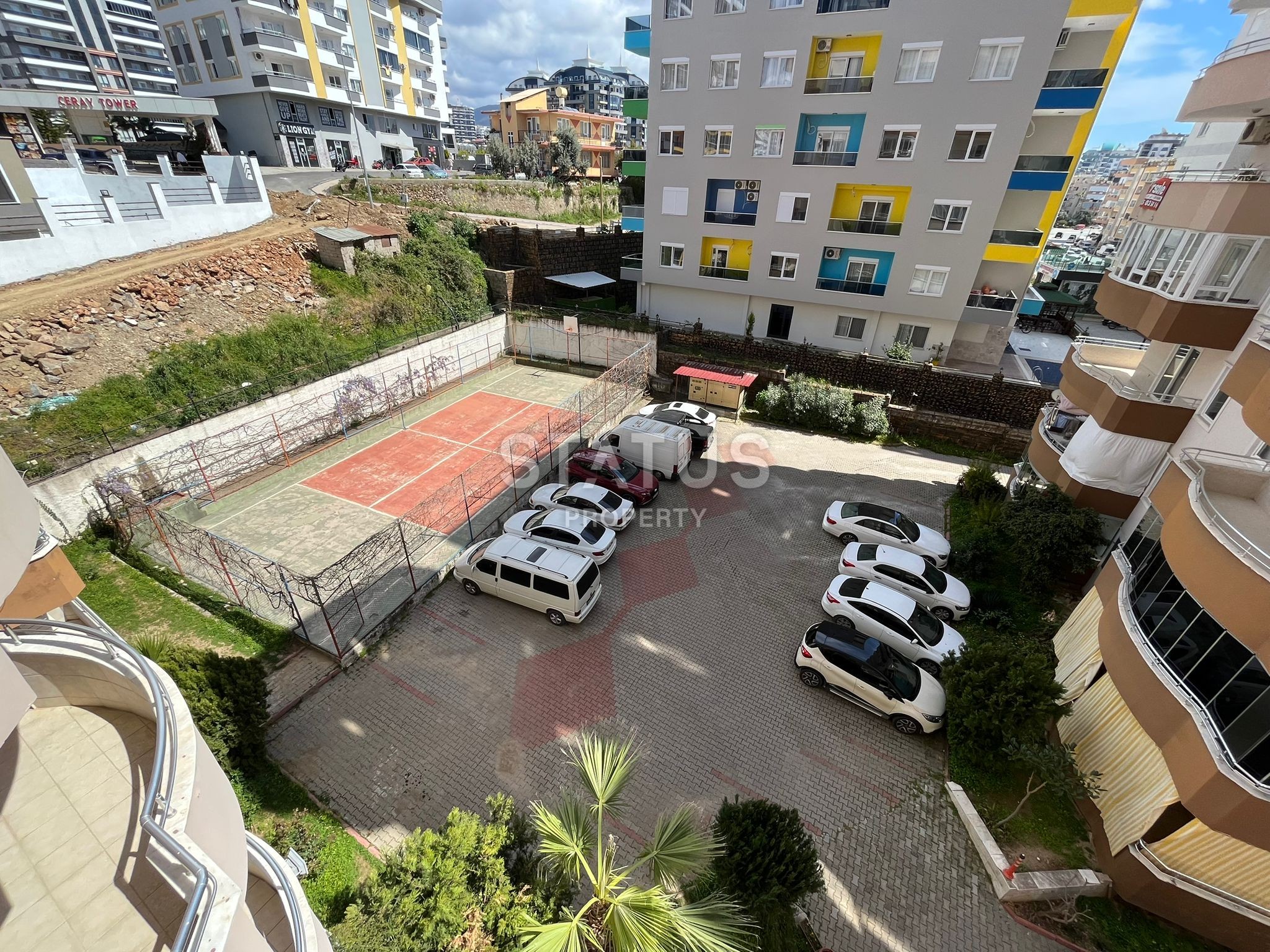 Furnished four-room apartment by the sea in Mahmutlar. 145m2 фото 15