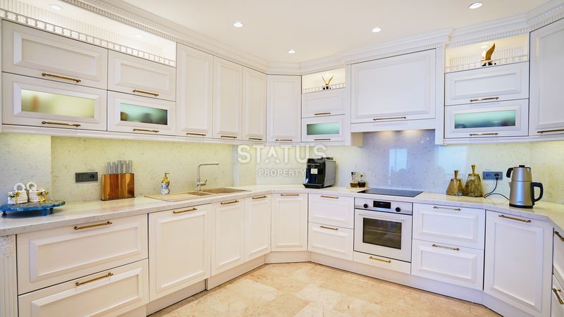 Luxury villa 4+1 with furniture in a complex with hotel infrastructure, 400 m2 фото 5