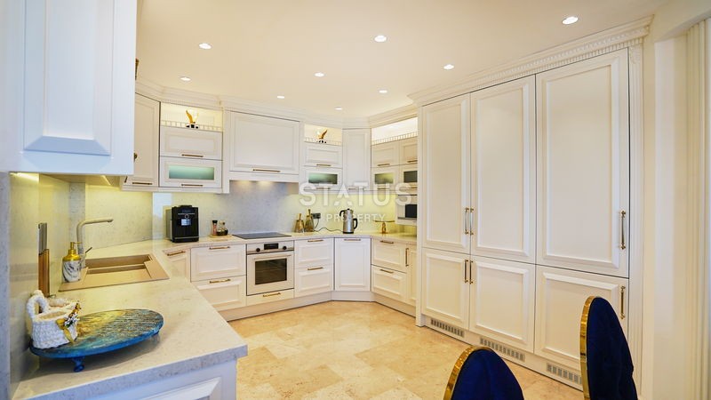 Luxury villa 4+1 with furniture in a complex with hotel infrastructure, 400 m2 фото 11