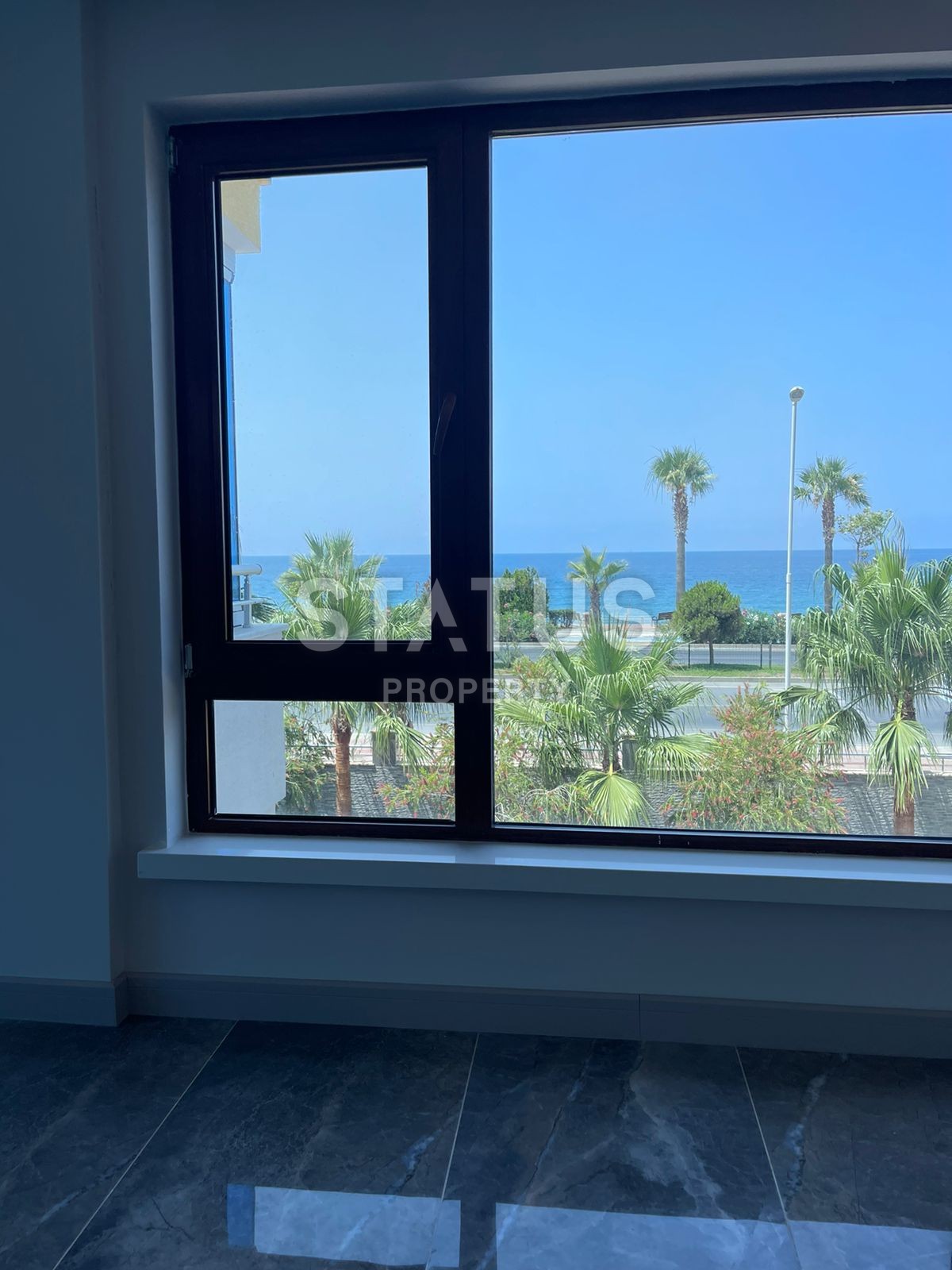 Просторная светлая квартира 3+1  на первой линии с видом на море в Махмутларе , 213м2 фото 12