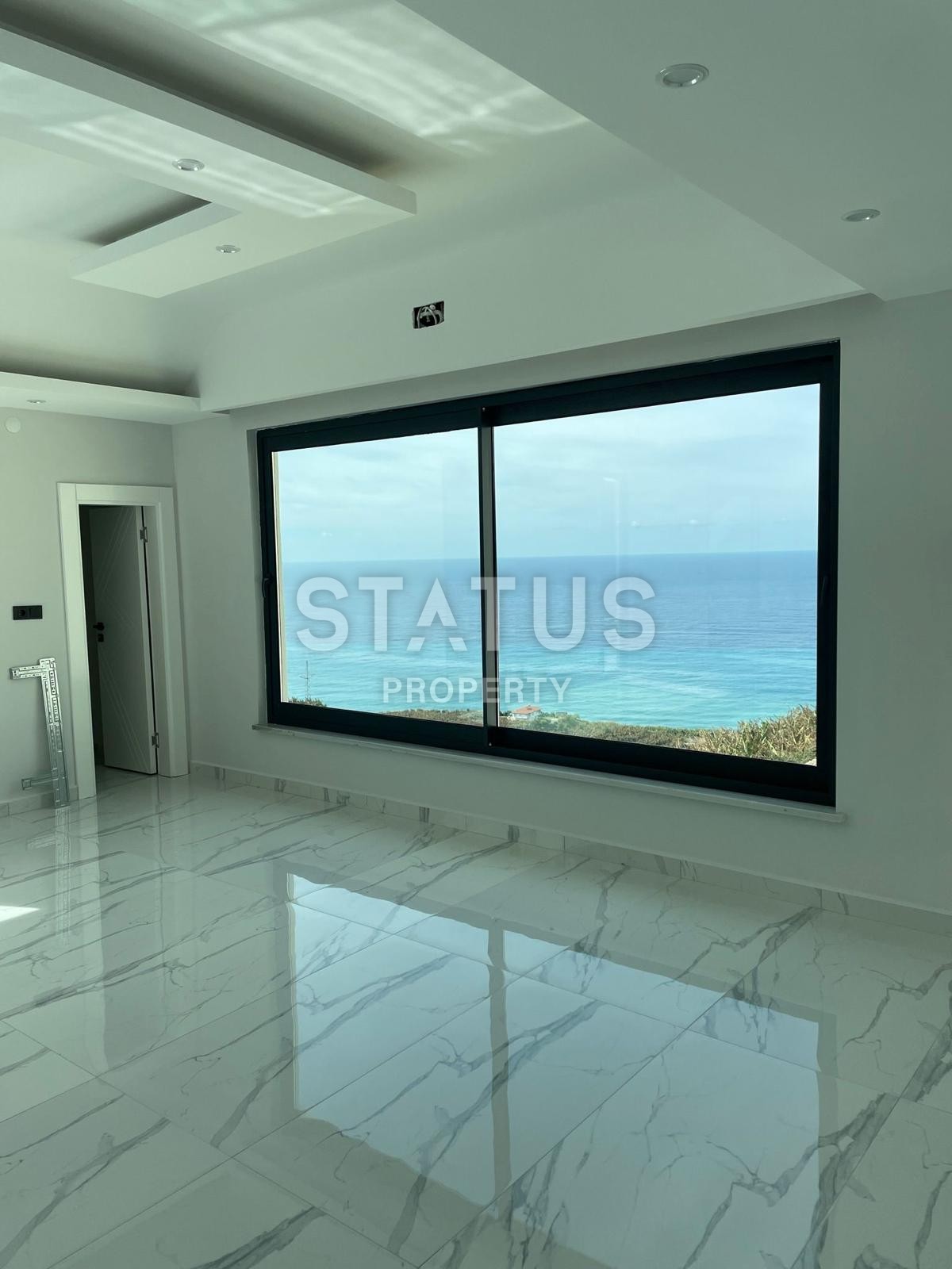 LUXURY VILLA 5+1 VILLA in Kargicak, 330 m2 фото 16