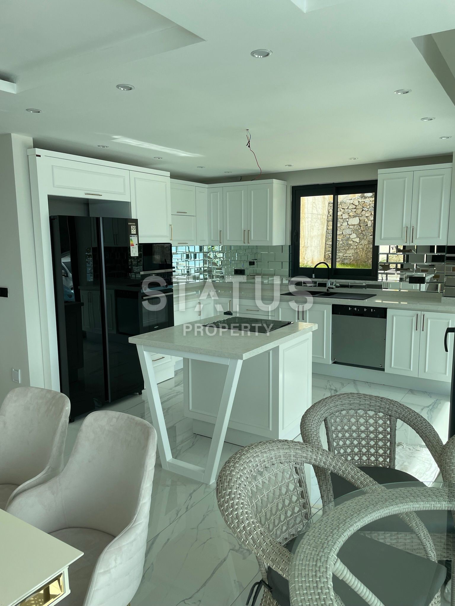 LUXURY VILLA 5+1 VILLA in Kargicak, 330 m2 фото 28