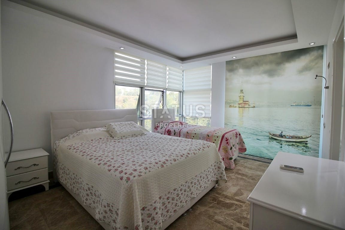 Двухэтажная просторная вилла 5+1 с собственным садом и бассейнов в районе Каргыджак, 280м2 фото 13