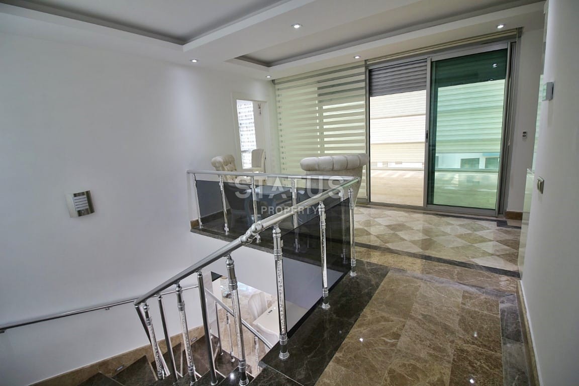 Двухэтажная просторная вилла 5+1 с собственным садом и бассейнов в районе Каргыджак, 280м2 фото 21