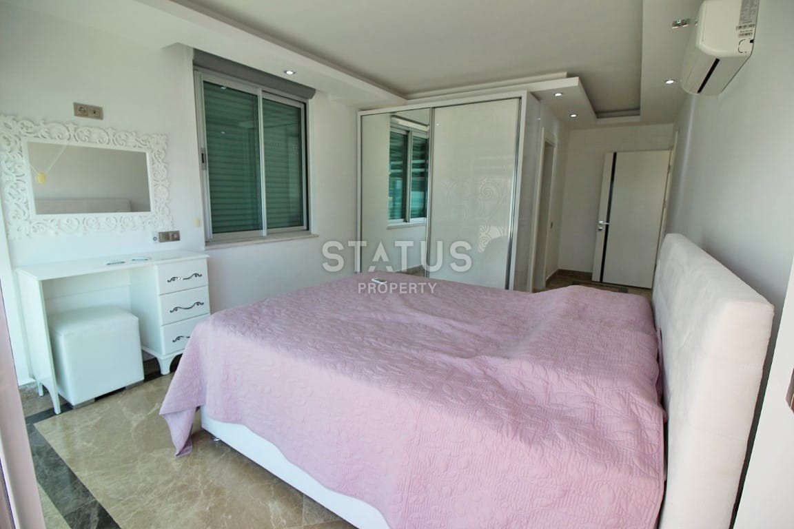 Двухэтажная просторная вилла 5+1 с собственным садом и бассейнов в районе Каргыджак, 280м2 фото 29