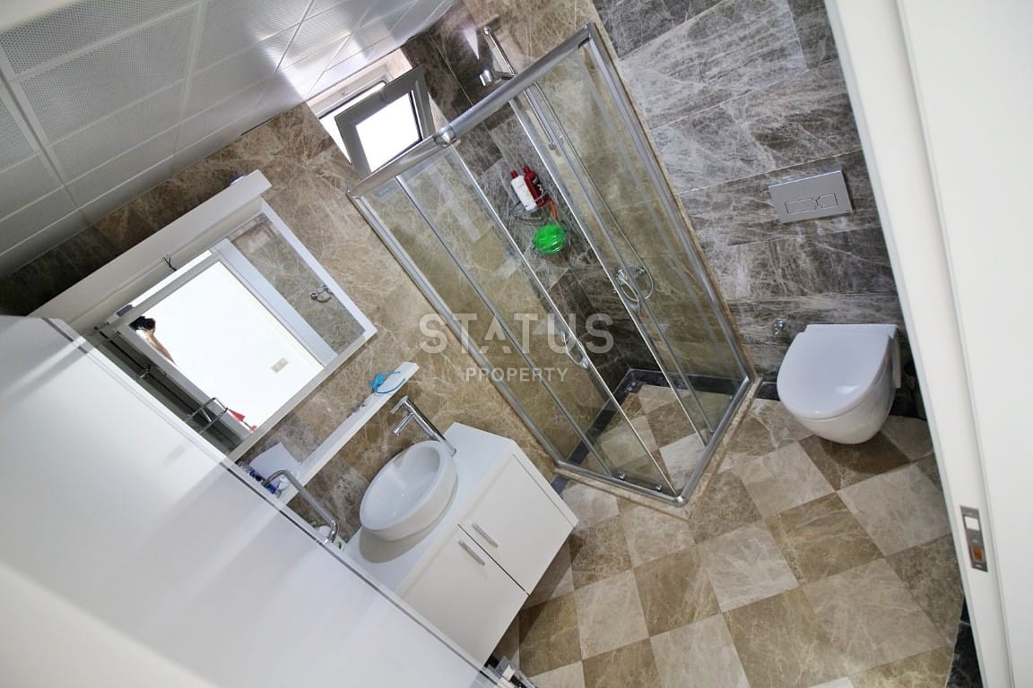 Двухэтажная просторная вилла 5+1 с собственным садом и бассейнов в районе Каргыджак, 280м2 фото 32