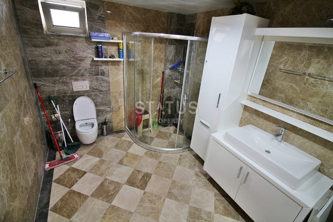 Двухэтажная просторная вилла 5+1 с собственным садом и бассейнов в районе Каргыджак, 280м2 фото 34