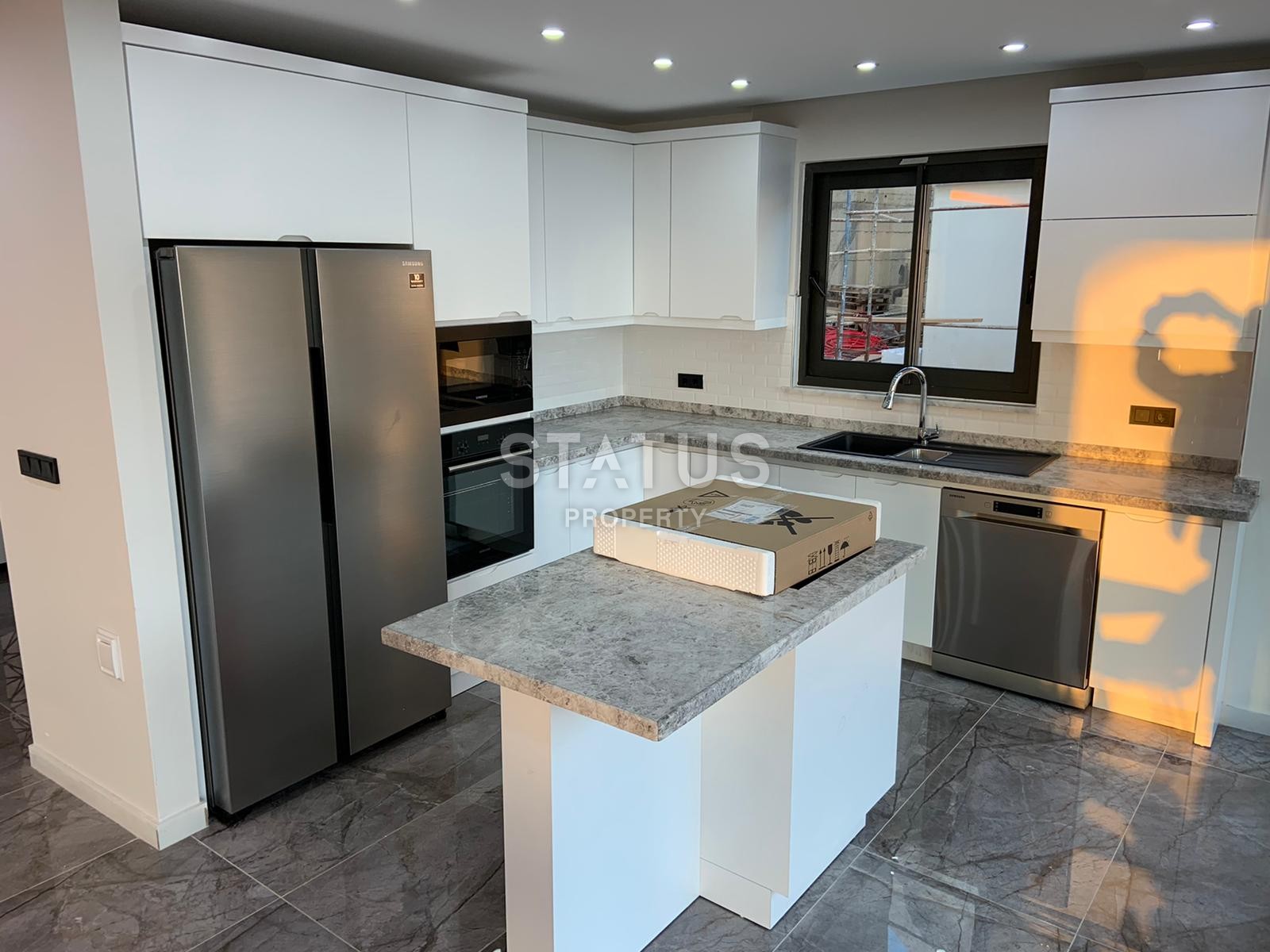 Three-storey villa 5+1 in a complex of villas on the first coastline in Kargicak, 350m2 фото 11