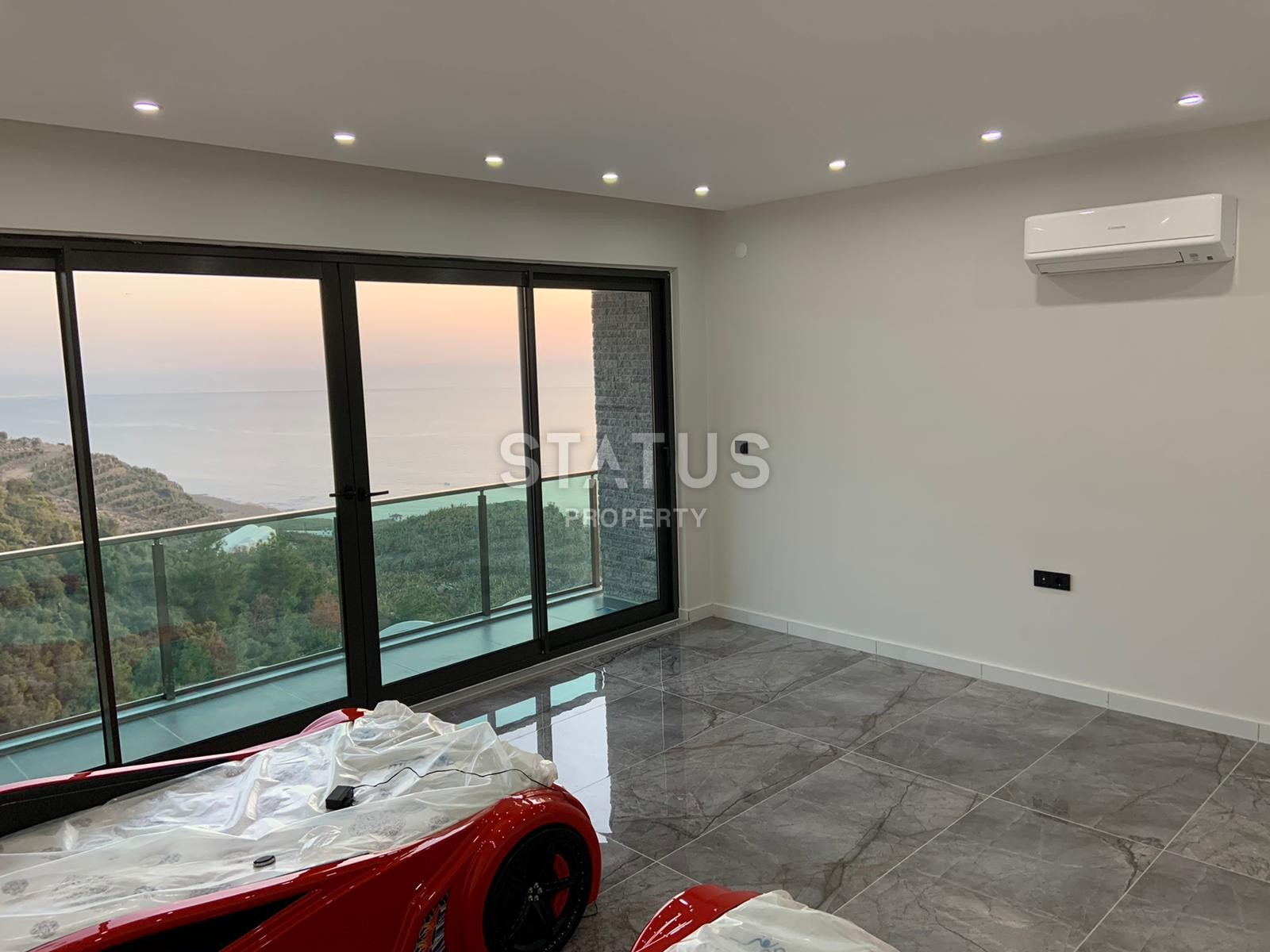 Three-storey villa 5+1 in a complex of villas on the first coastline in Kargicak, 350m2 фото 13