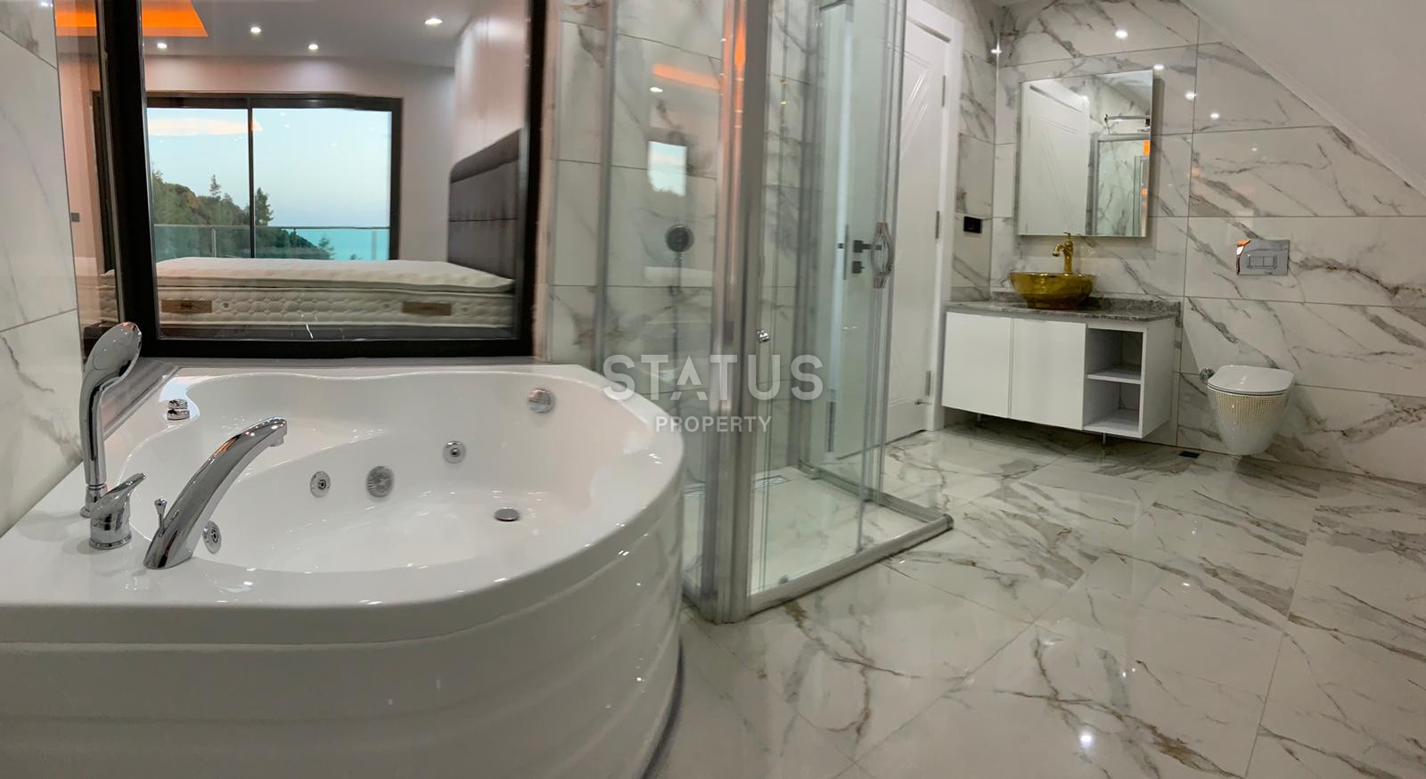 Three-storey villa 5+1 in a complex of villas on the first coastline in Kargicak, 350m2 фото 15