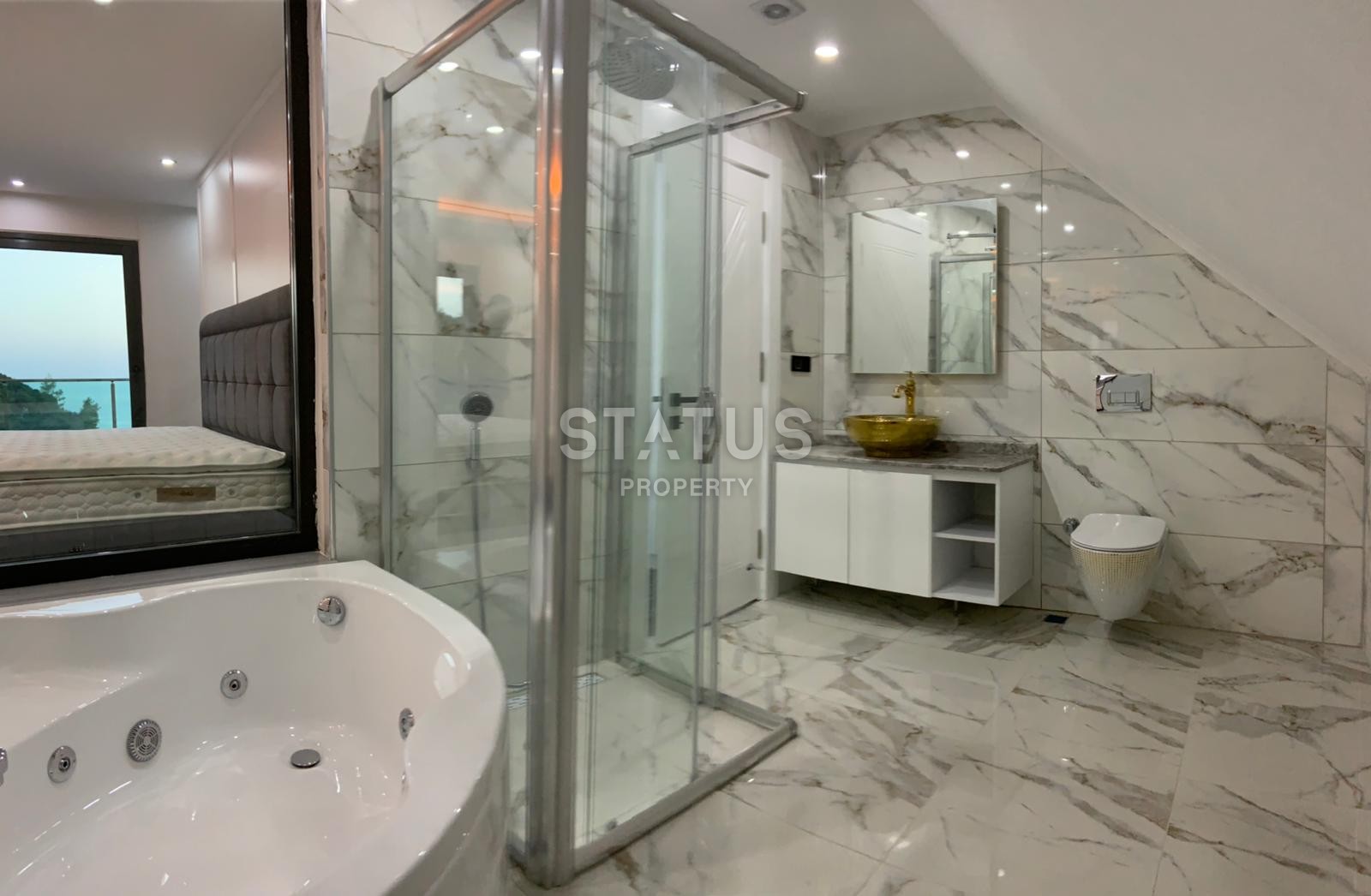 Three-storey villa 5+1 in a complex of villas on the first coastline in Kargicak, 350m2 фото 17