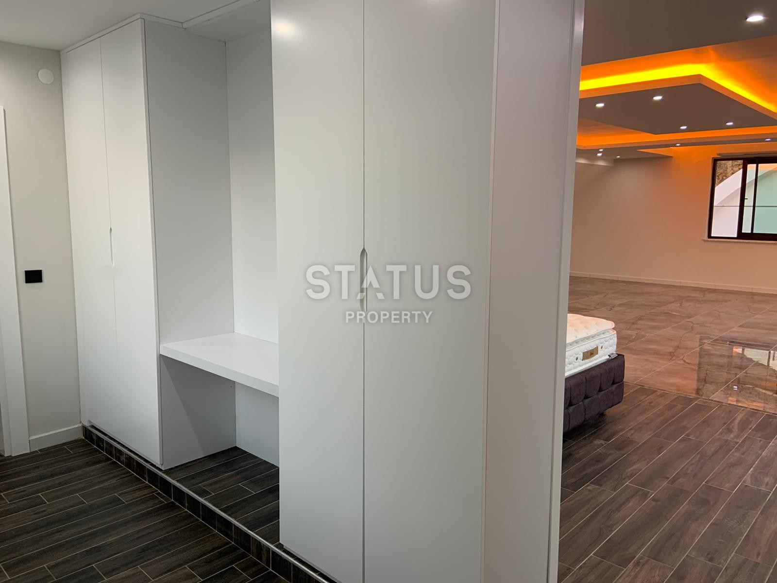 Three-storey villa 5+1 in a complex of villas on the first coastline in Kargicak, 350m2 фото 19