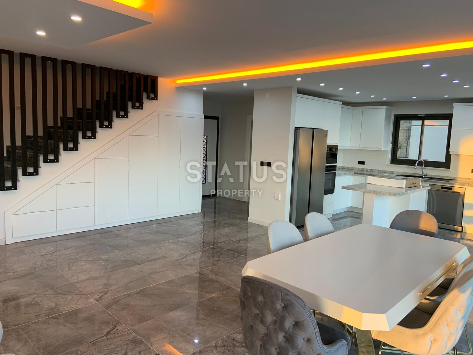 Three-storey villa 5+1 in a complex of villas on the first coastline in Kargicak, 350m2 фото 20