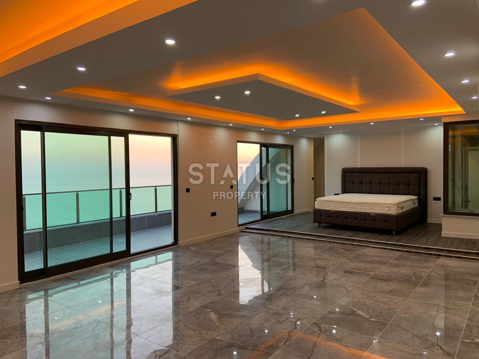 Three-storey villa 5+1 in a complex of villas on the first coastline in Kargicak, 350m2 фото 25