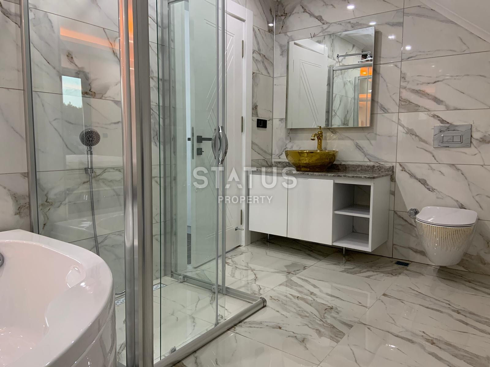 Three-storey villa 5+1 in a complex of villas on the first coastline in Kargicak, 350m2 фото 29