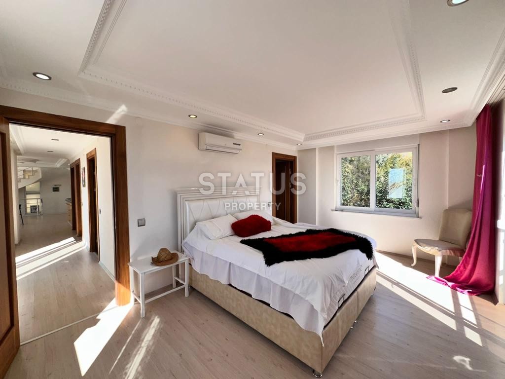 Three-storey villa with a private pool and breathtaking views, 450m2 фото 22