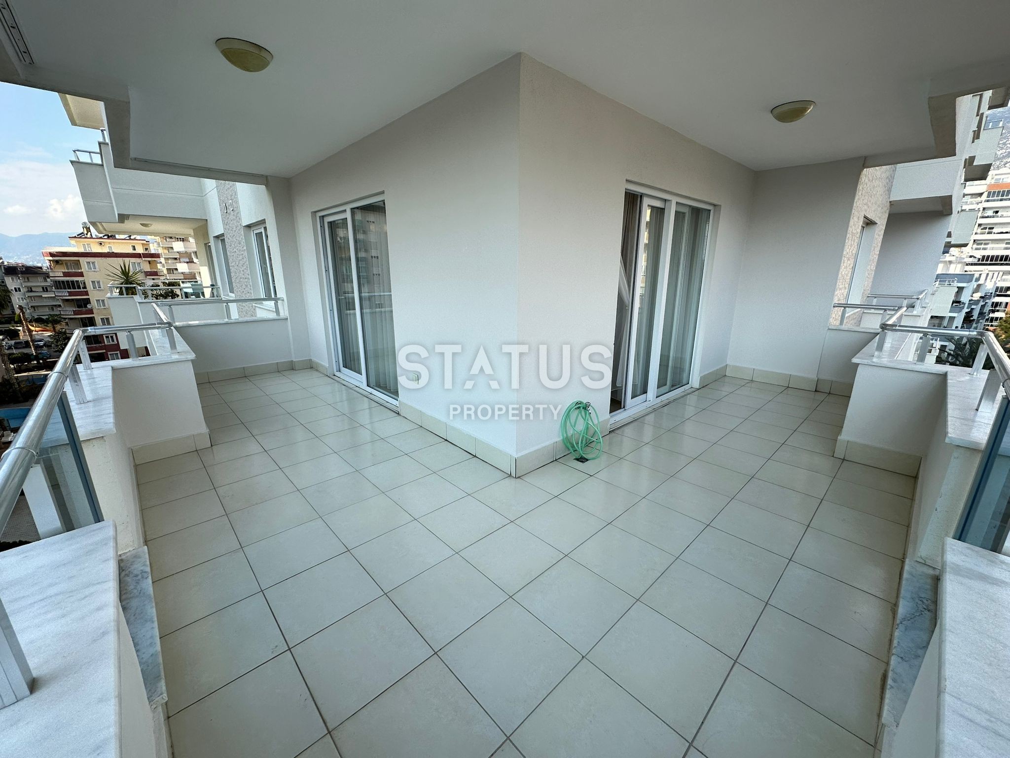 Полностью обновлённая квартира 2+1 с новой люкс мебелью и техникой в Махмутларе,120м2 фото 9