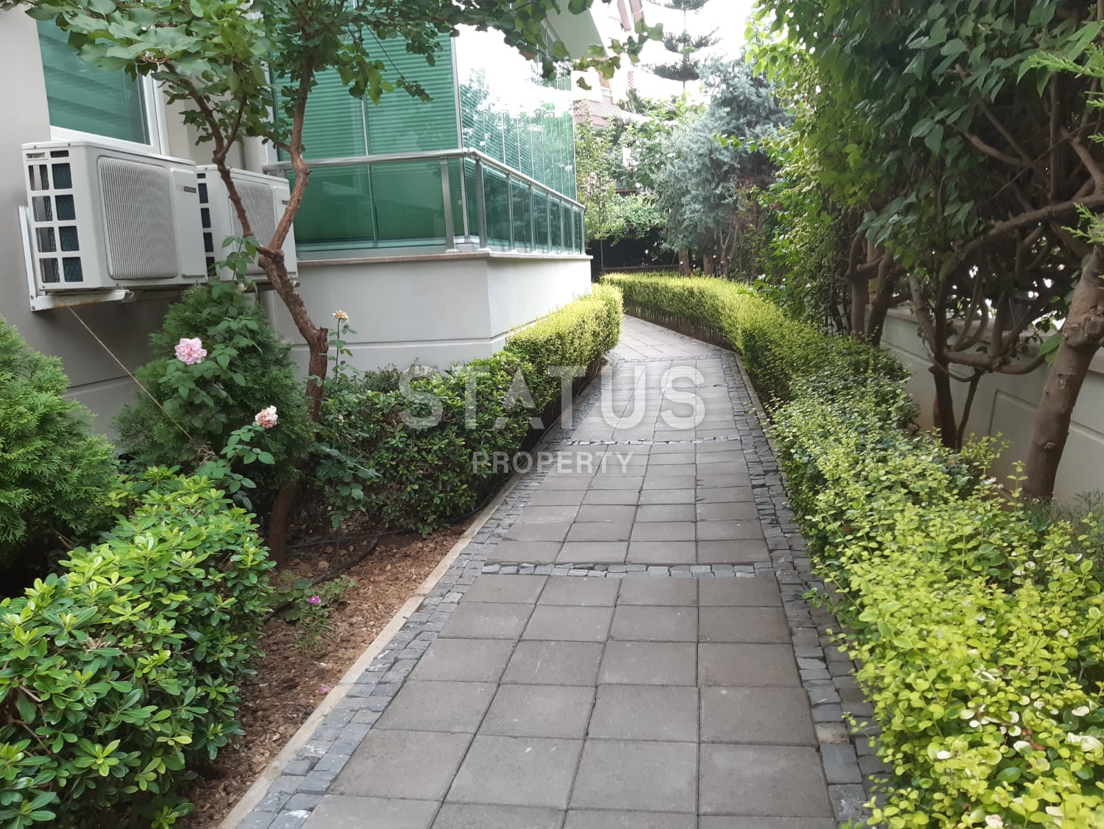 Меблированная двухкомнатная квартира в комплексе с инфраструктурой, 65 м2 фото 13